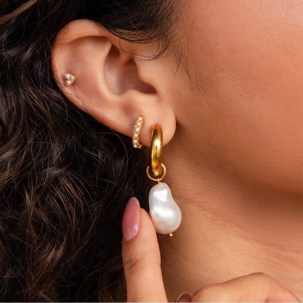 Gold Hoop Earrings with Irregular Pearl Drop 
Chic Statement Jewelry